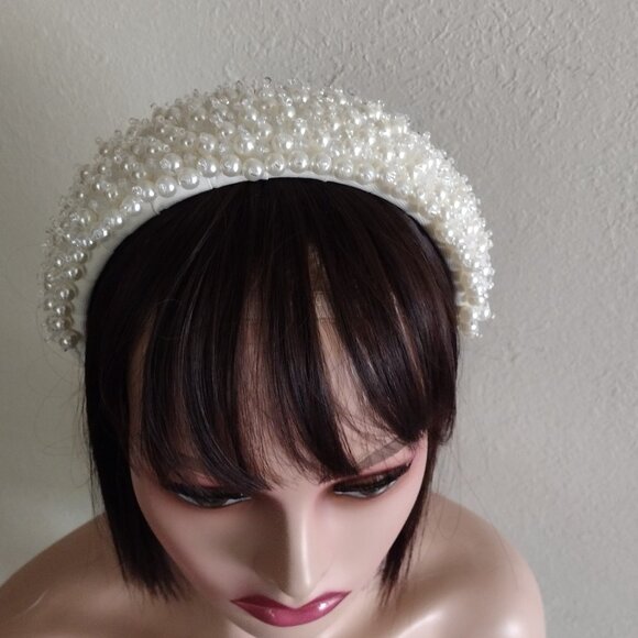 Artisan Glow: Headband with Acrylic Pearls and Crystals" beige. - Picture 3 of 14